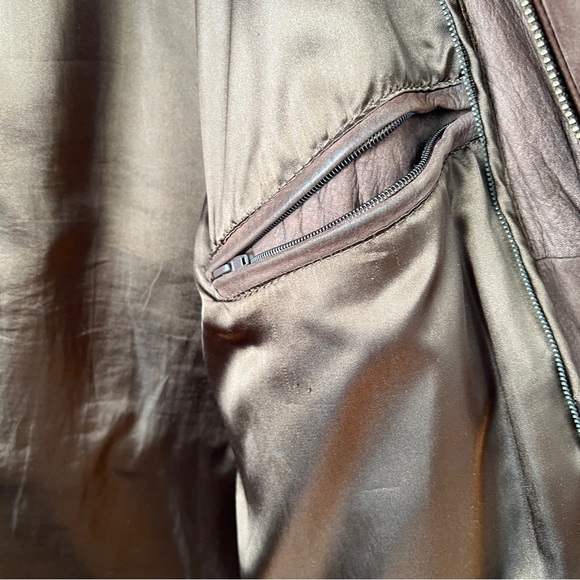 Vintage Wilson’s Leather Jacket Adventure Bound Mens Size XL with Flaws - Picture 4 of 14